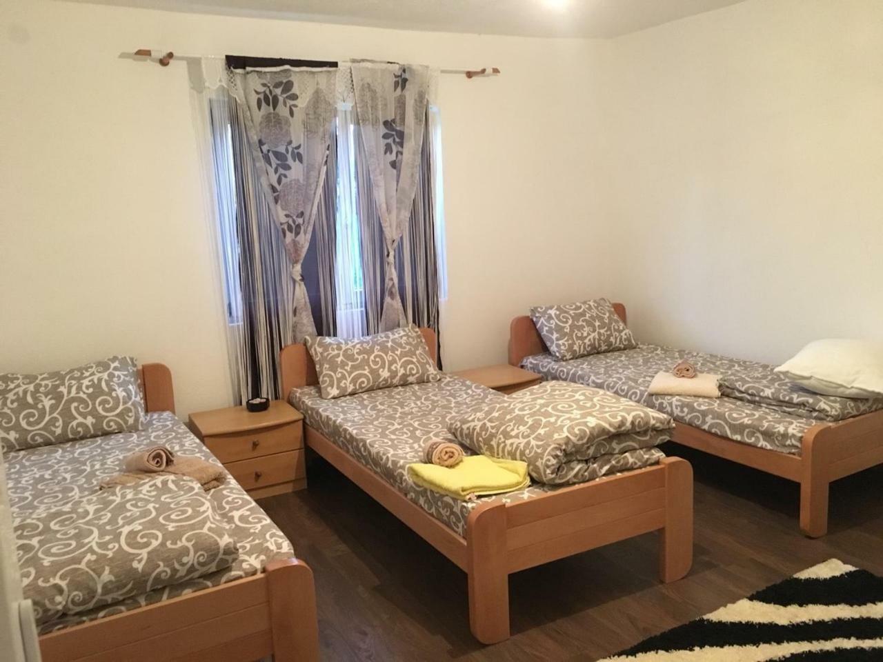 Apartmani ,,Bato,, سينيتشا المظهر الخارجي الصورة